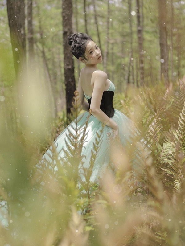 Thần thái tự nhiên là yếu tố quan trọng nhất.