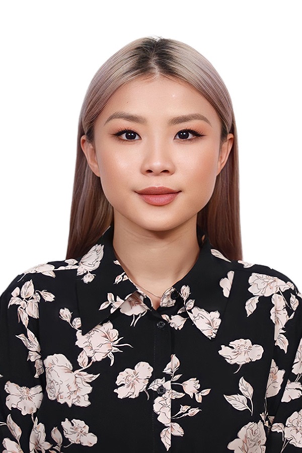 Không nên chọn chụp ảnh thẻ với quần áo nhiều màu sắc, nổi bật