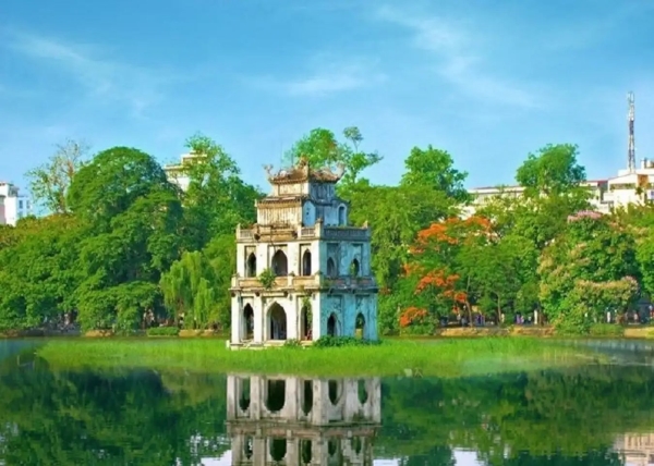 Vẻ đẹp cổ kính của Tháp Rùa giữa Hồ Hoàn Kiếm 