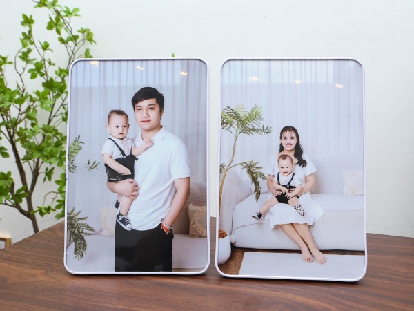 Ép ảnh tráng gương mang đến hiệu ứng hình ảnh hiện đại, độc đáo