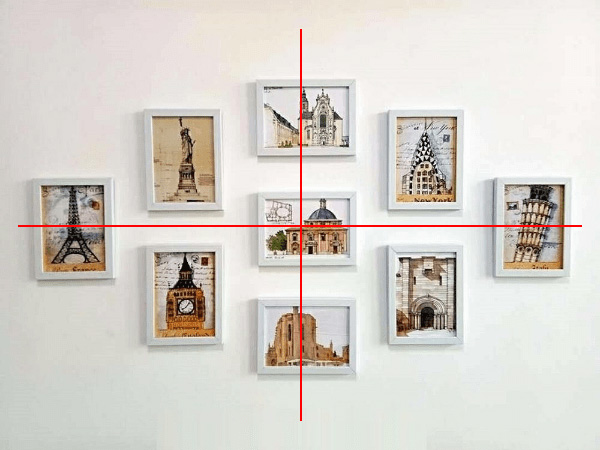 Sắp xếp hình ảnh treo tường theo phong cách đối xứng
