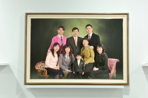 Hướng dẫn c&aacute;ch chọn khung ảnh ph&ugrave; hợp với kh&ocirc;ng gian ph&ograve;ng ngủ, ph&ograve;ng kh&aacute;ch