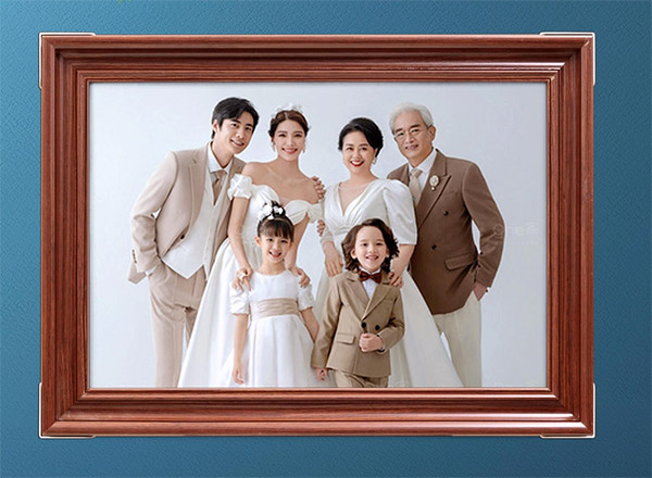 Triển lãm ảnh “Gia đình - Tổ ấm yêu thương” tôn vinh giá trị tốt đẹp của gia  đình Việt Nam | Báo Dân tộc và Phát triển