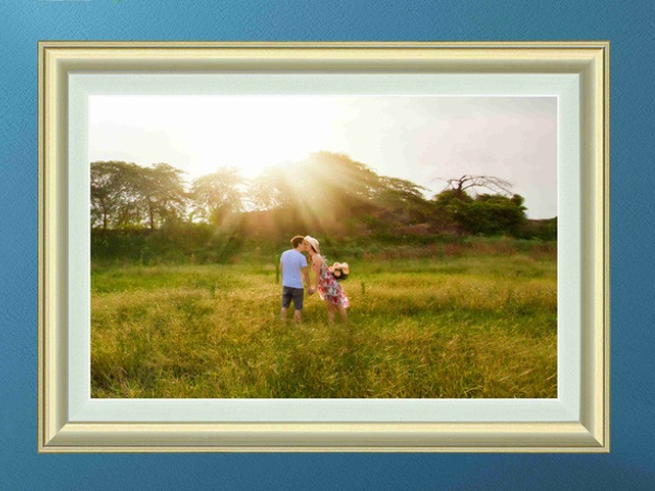 Khung ảnh treo tường hình kỷ niệm yêu nhau
