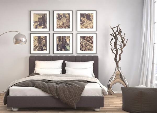 Gallery wall đối xứng 6 khung ảnh đen mang phong cách kiến trúc sang trọng