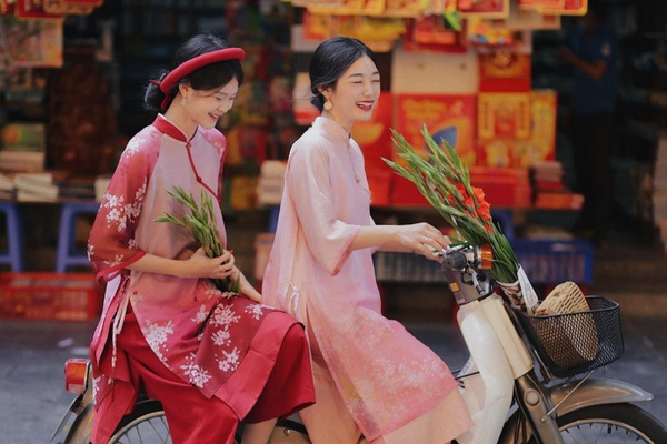 Tổng hợp cách cách tạo dáng chụp ảnh Tết, hướng dẫn lựa chọn concept phù hợp