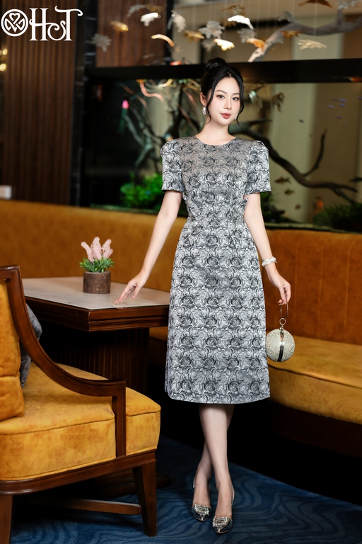 Đầm ôm tafta tay cộc hoa Xám