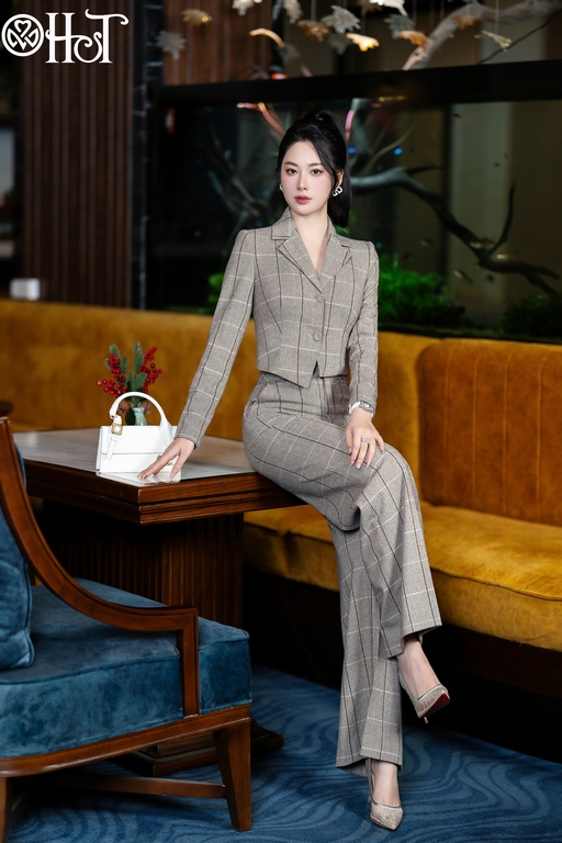 Quần umi kẻ ô Ghi