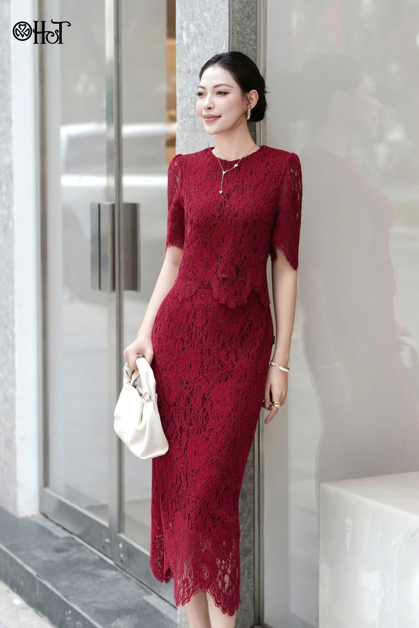 Áo cổ tròn crop Ren nhung Đỏ