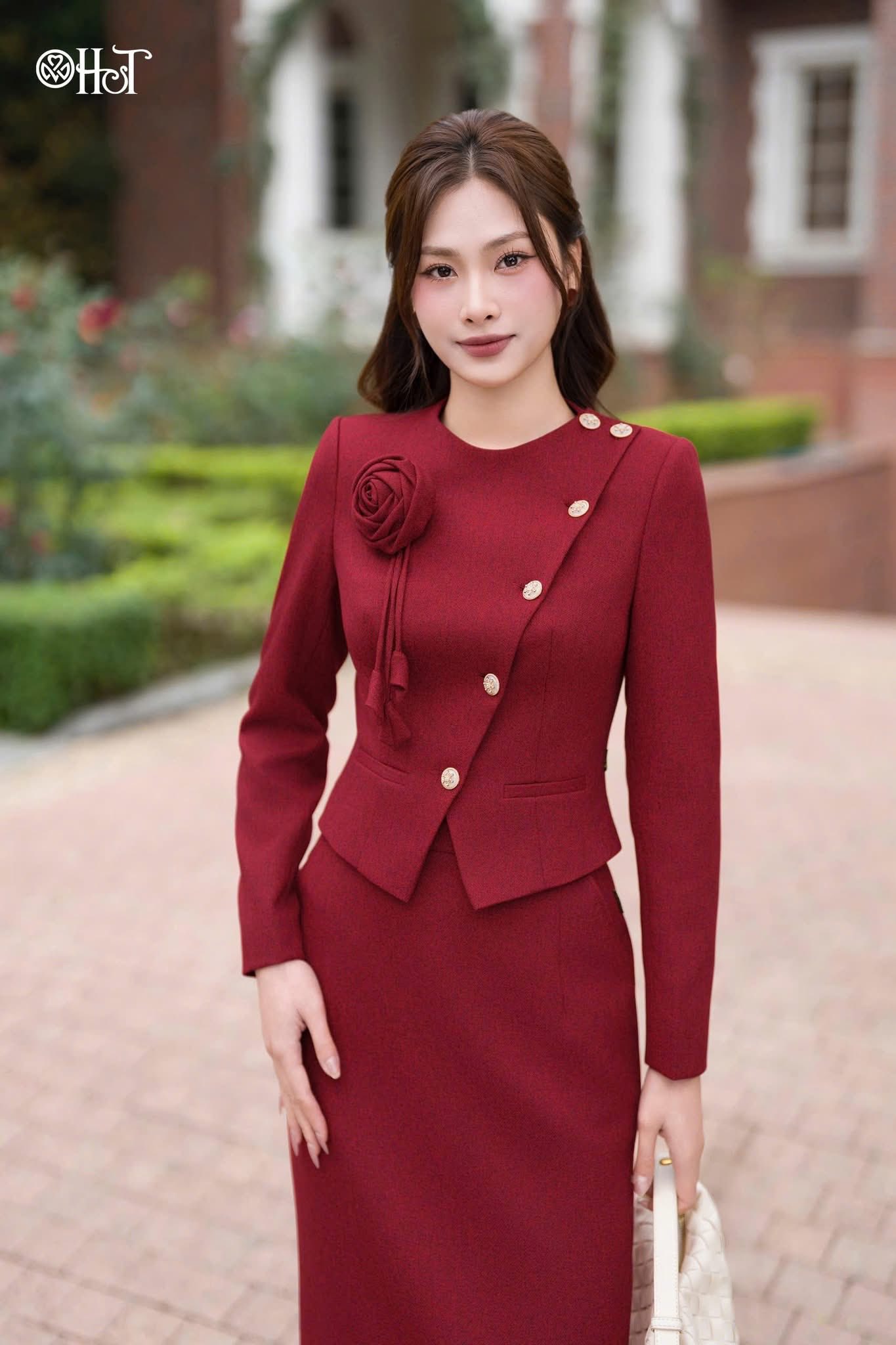 Vest sb cổ tròn tà lệch Đỏ