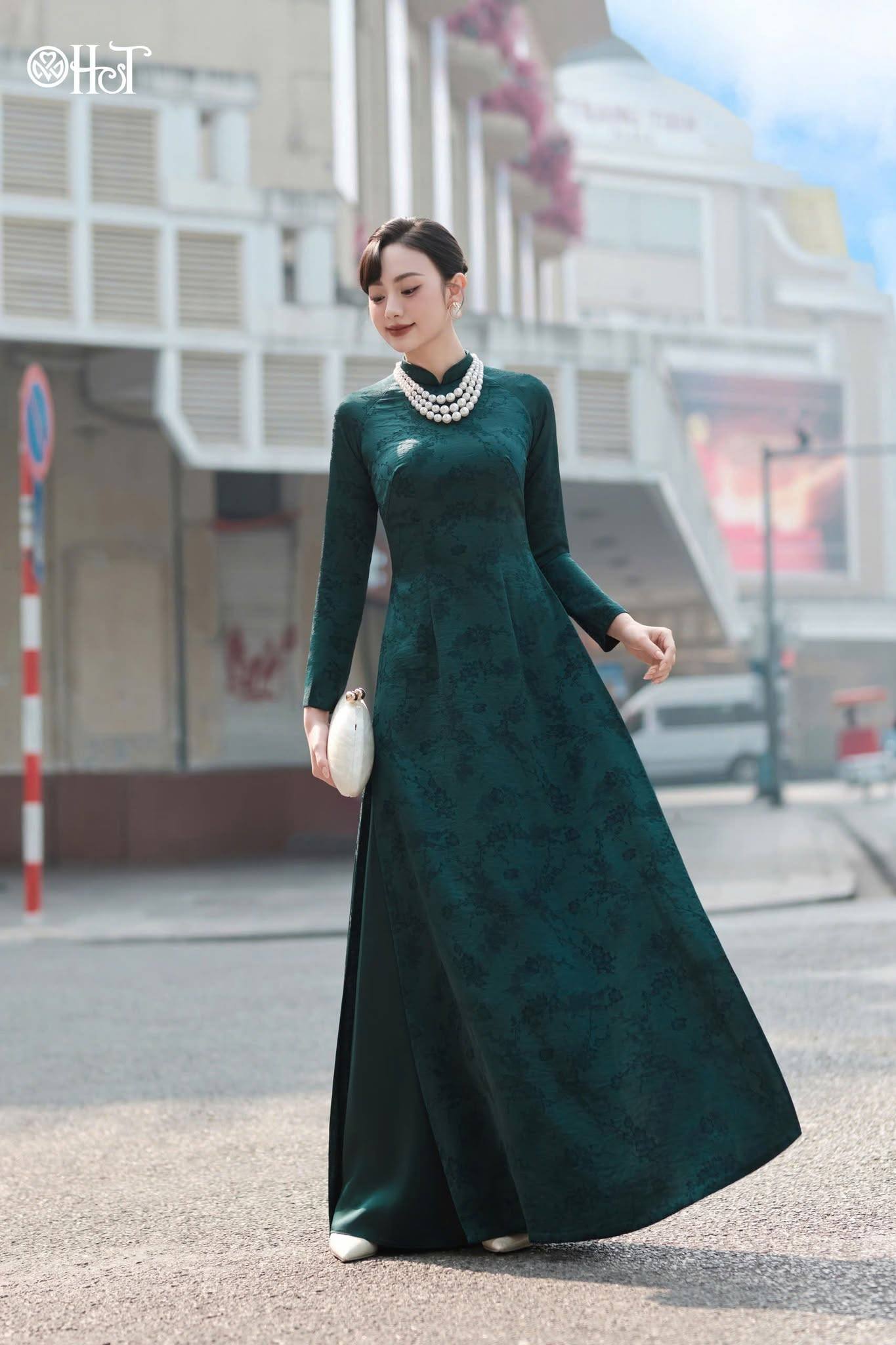 AD lụa tằm cành đào Rêu