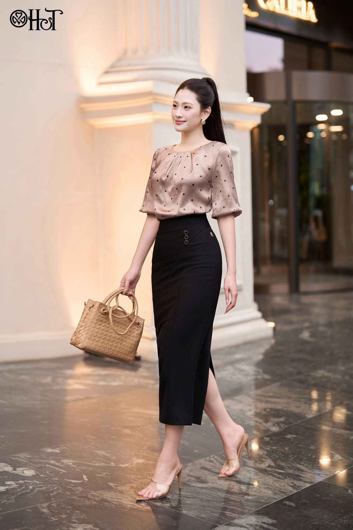 Juyt cạp cao dáng dài Tuysi Đen