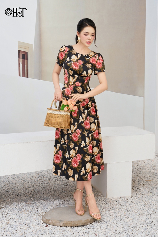 Đầm lụa xòe hoa hồng nển Đen