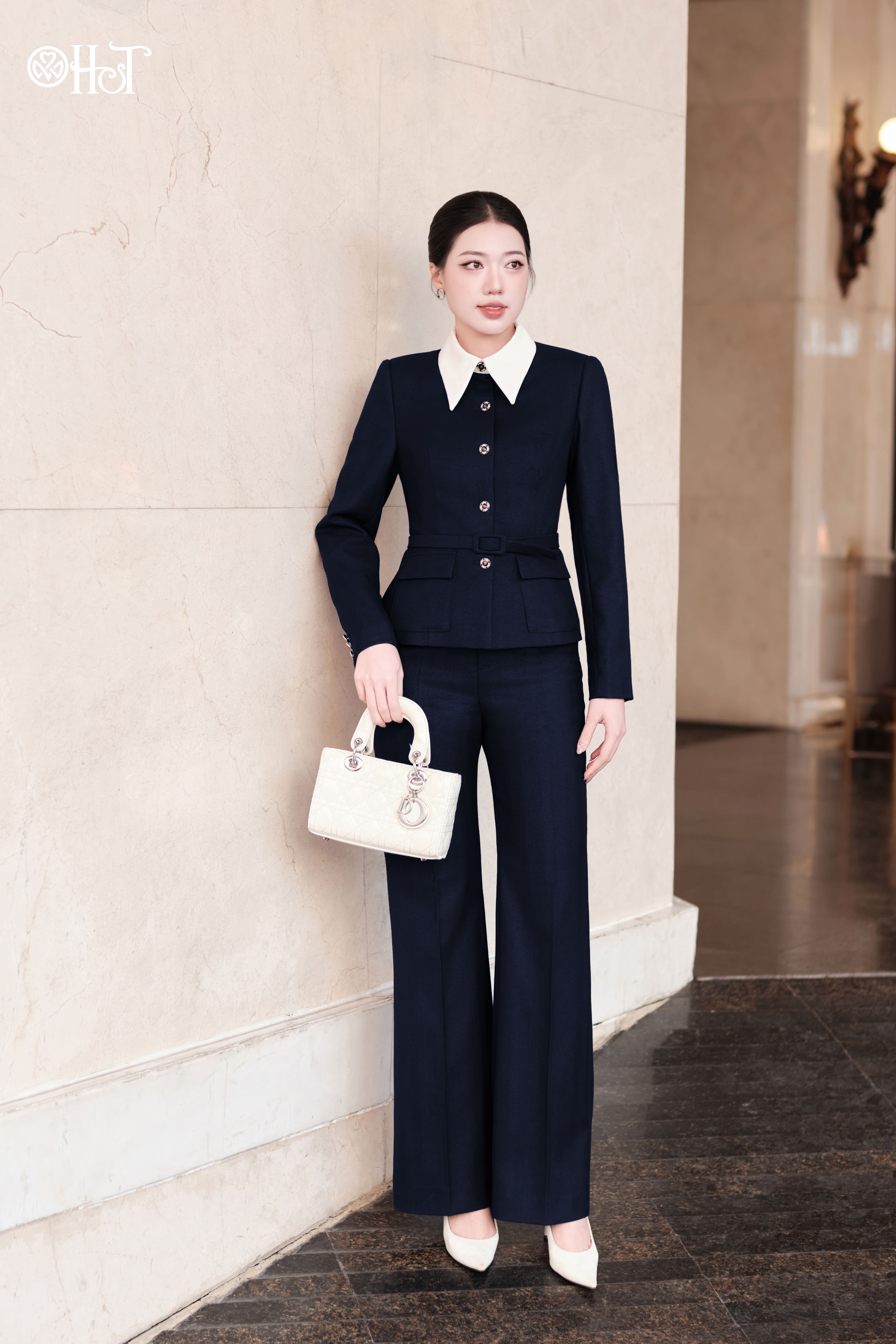 Vest cổ đức phối Text kẻ tím than