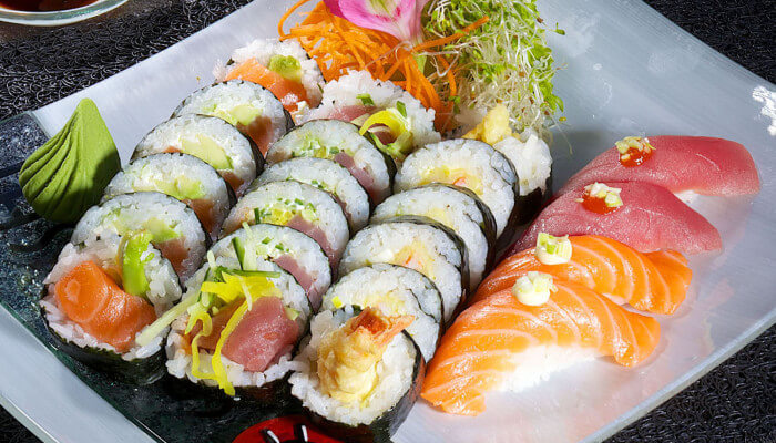 Thuyền sushi đẹp mắt thu hút mọi ánh nhìn ngọt ngào khi thưởng thức