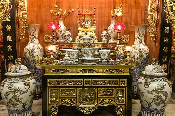 Bàn thờ chỉ có một bát hương đúng hay sai và cách bày bát hương hợp phong thuỷ