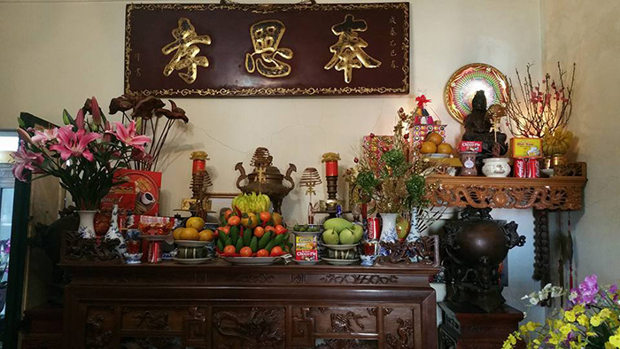 Tỉa chân nhang vào các ngày tốt lành trong năm