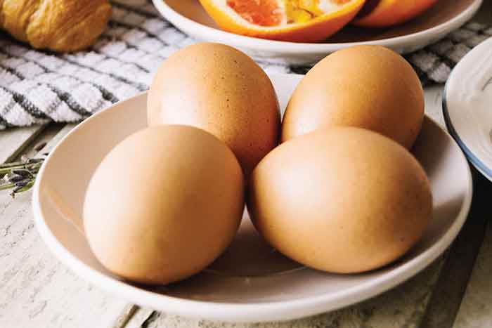 Trứng gà hoặc vịt là biểu trưng cho loài lông vũ bay trên trời- Thiên