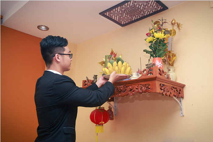 Người tỉa chân nhang phải nghiêm túc, chỉnh chu và có thành tâm