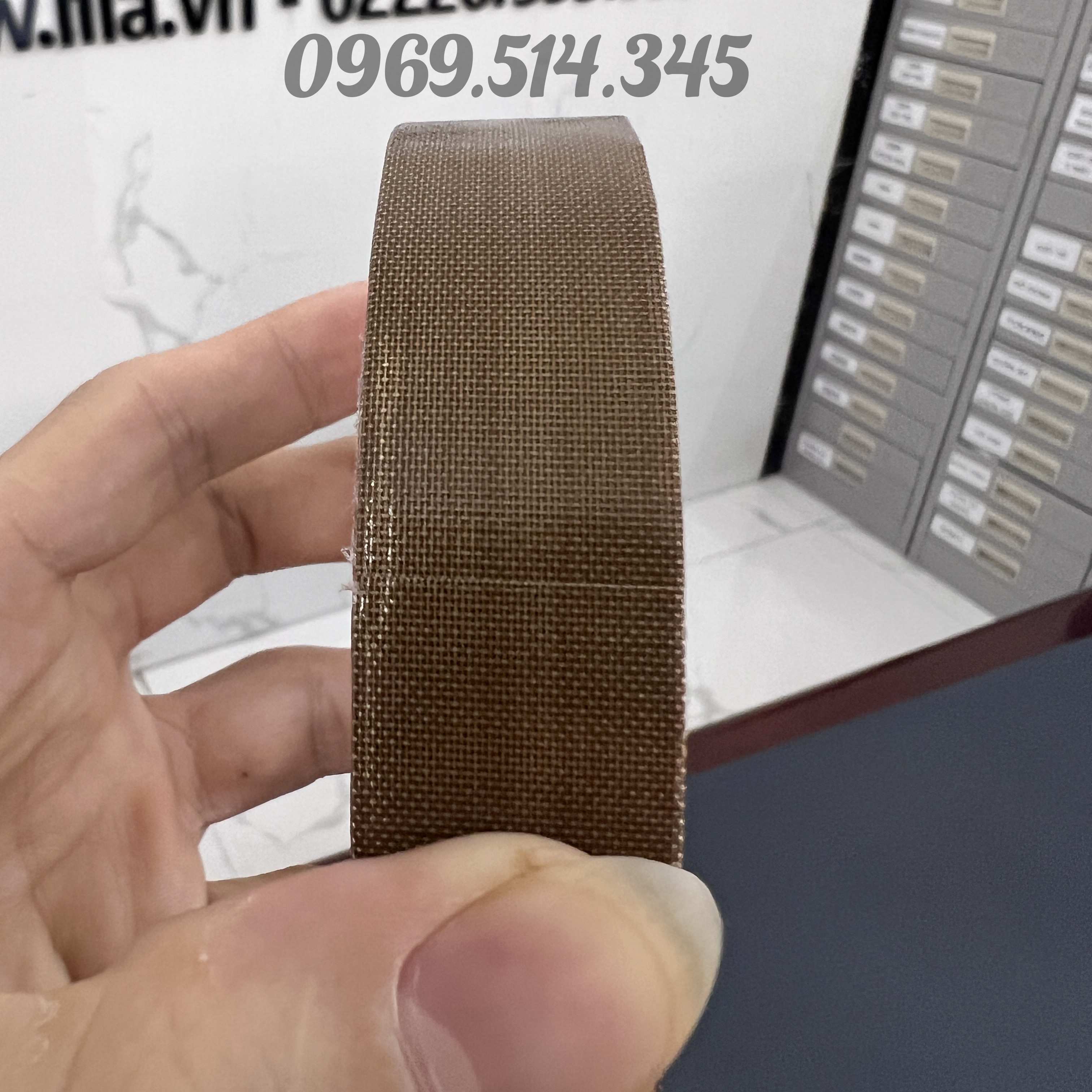 Hình ảnh zoom cận cảnh chất liệu PTFE chịu nhiệt vượt trội của sản phẩm 