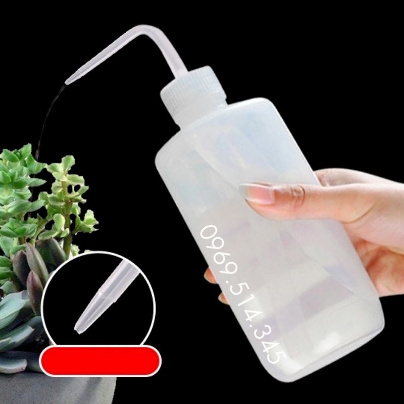 Bình tia nhựa phổ biến trên thị trường Việt Nam có thể điều chỉnh được tia bằng lực tay một cách dễ dàng