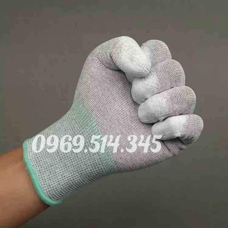 Thao tác, điều chỉnh găng tay phủ đầu ngón trước khi chạm vào vật