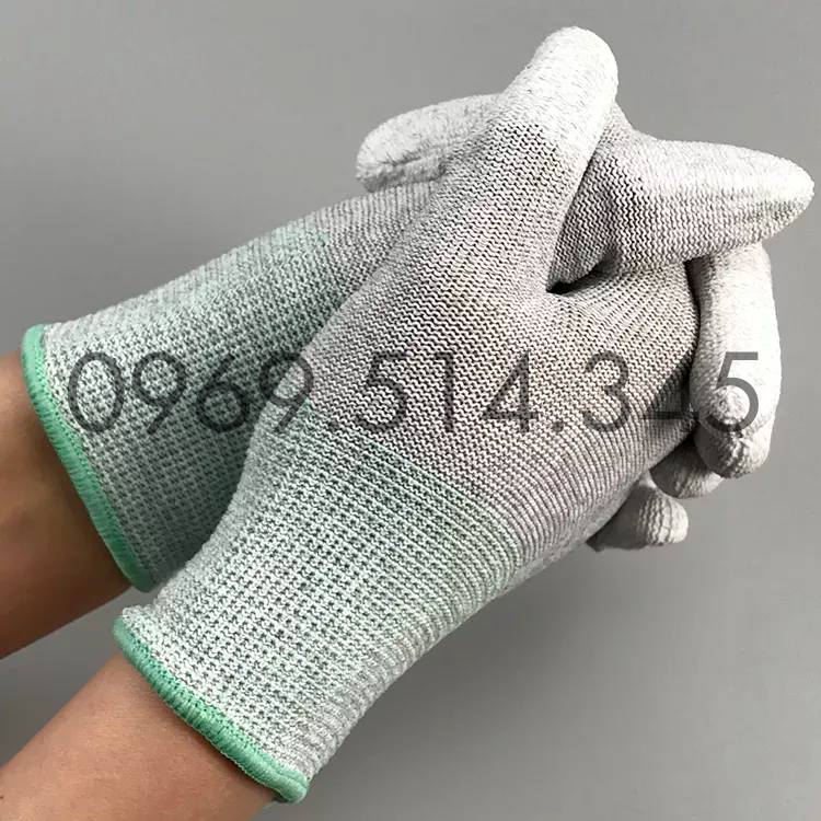 Carbon phủ đầu ngón co giãn tốt, bó sát vào tay, dễ dàng thao tác