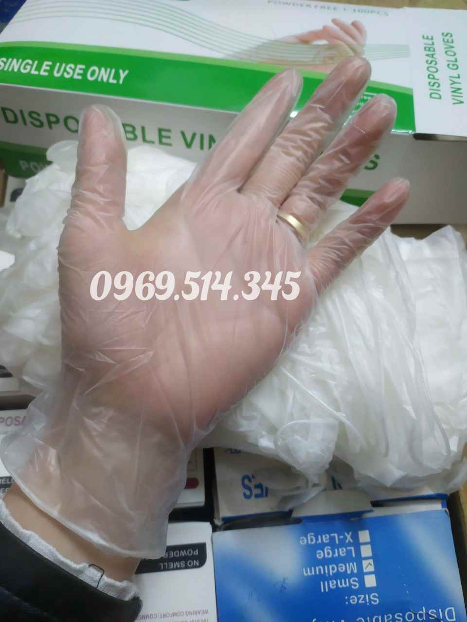 Găng tay Vinyl dùng tốt trong phòng sạch được tổng hợp từ PVC không chứa amin, rất an toàn khi sử dụng