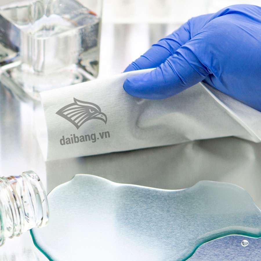 Giấy thấm dầu bụi bẩn dễ dàng lau chùi đi những tạp nham siêu bé trên bề mặt ống kính