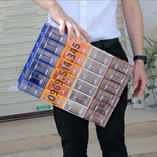 Hình ảnh thực tế chiếc tủ đa năng có thể dễ dàng mang theo khi di chuyển