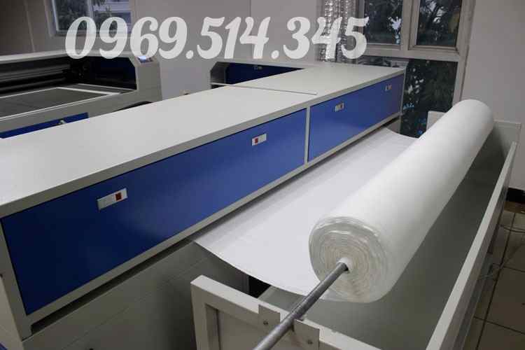 Hình ảnh công đoạn dệt và kéo sợi vải của vải lau linh kiện điện tử 1004D