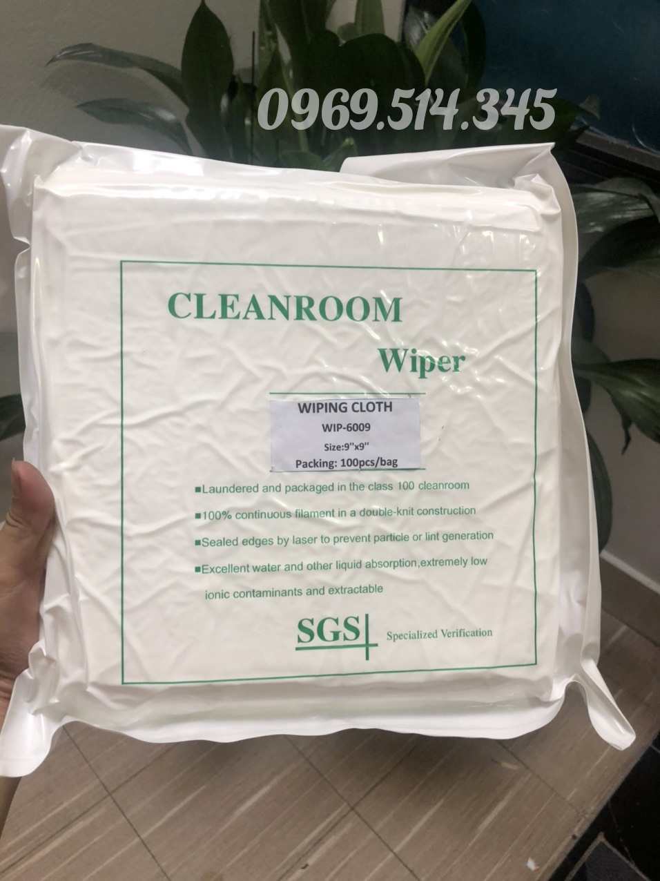 Ảnh được chụp thực tế: 100 chiếc khăn vuông phòng sạch 6009 đã được hút chân không hai lớp 
