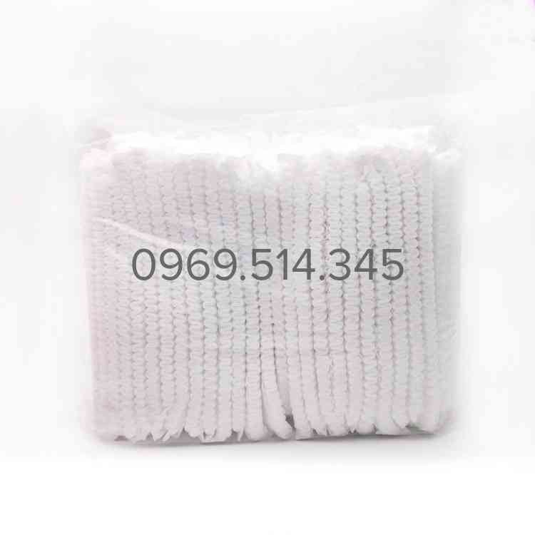 Mũ bọc tóc con sâu (màu trắng) dễ phát hiện khi bị bám bụi