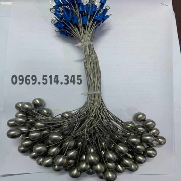 Được chế tạo từ vật liệu dẫn điện tốt như đồng hoặc inox, quả cầu tiếp địa có khả năng truyền dẫn tĩnh điện nhanh chóng