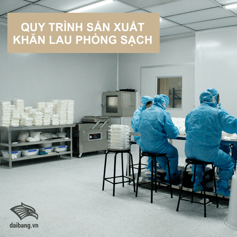 Hình ảnh những công nhân đang chọn lựa, kiểm tra chất lượng khăn lau