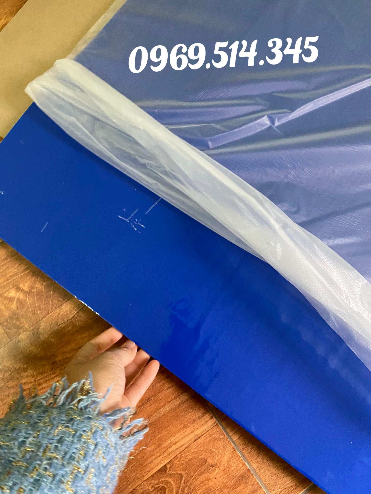 Tuyệt chiêu giữ phòng sạch bóng loáng chỉ với một tấm thảm tự dính 60 lớp ESD