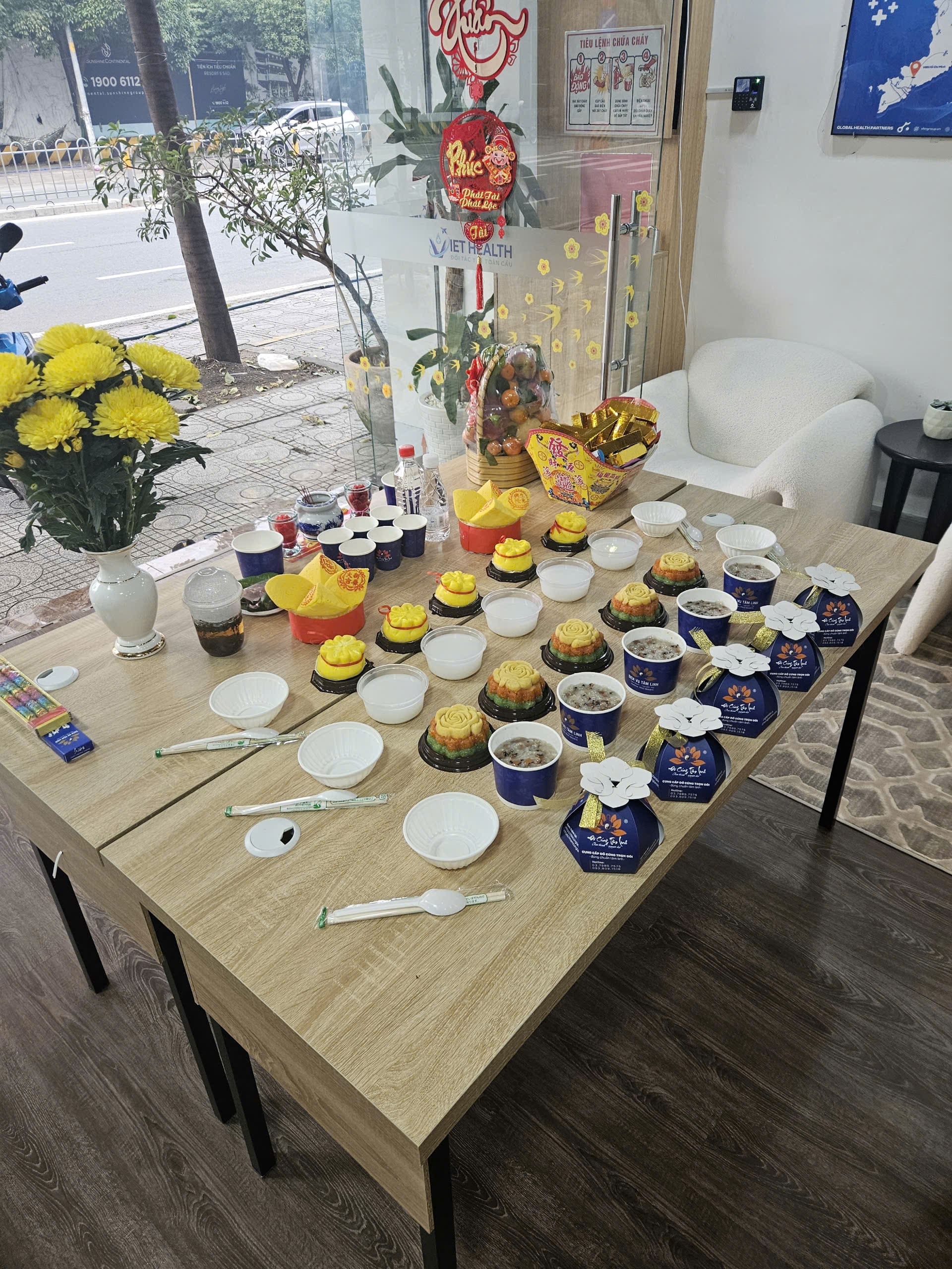 Mâm cúng Tất niên 2025 (Ất Tỵ) gồm lễ vật cơ bản gì? Cùng xem bài viết sau