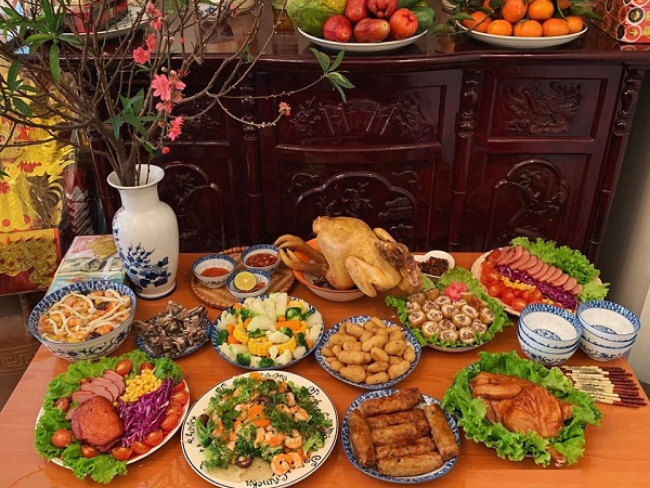 Nhân viên giao mâm cúng ông táo tận nơi tại Sài Gòn chuyên nghiệp