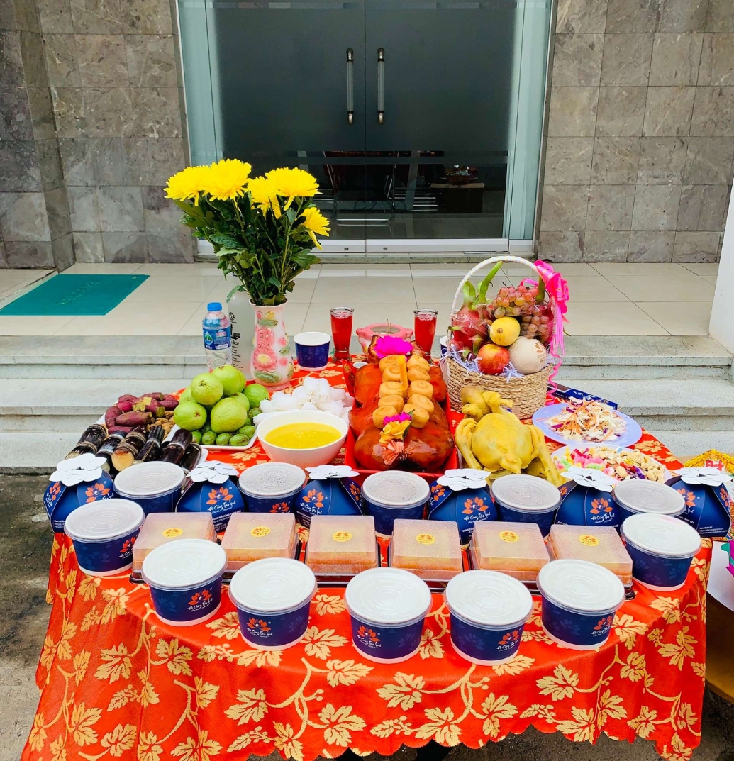 Chi tiết lễ vật thịnh soạn trong mâm cúng cô hồn cao cấp tại Sài Gòn