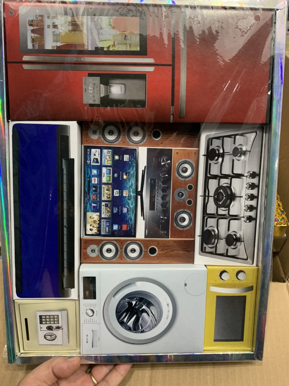 Cách bày trí đồ gia dụng vàng mã Bộ dụng cụ gia đình vàng mã đặt trên mâm cúng đầy tháng