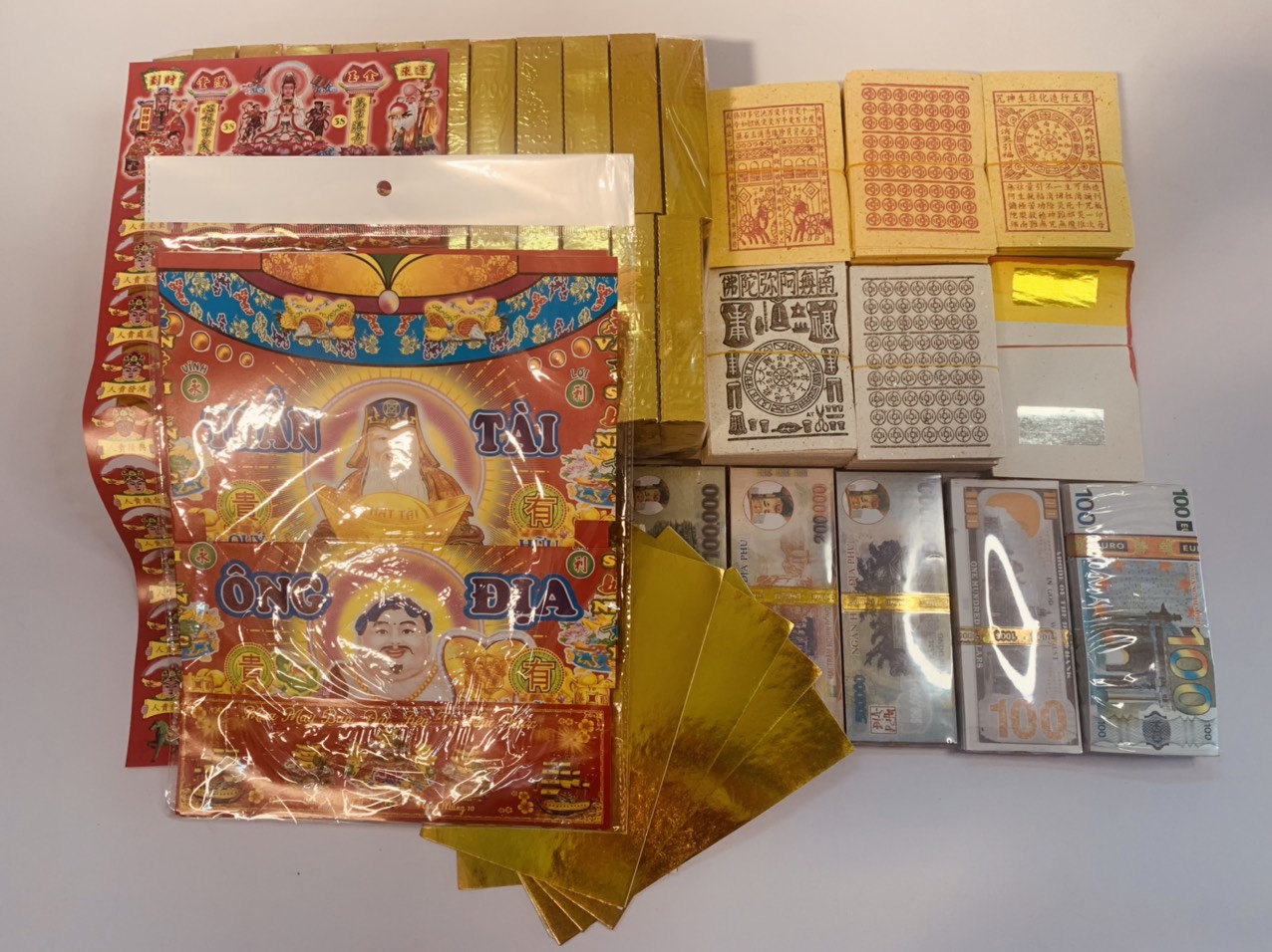 Combo giấy cúng Thần Tài chỉn chu trang nghiêm giao nhanh tại nội thành TP.HCM