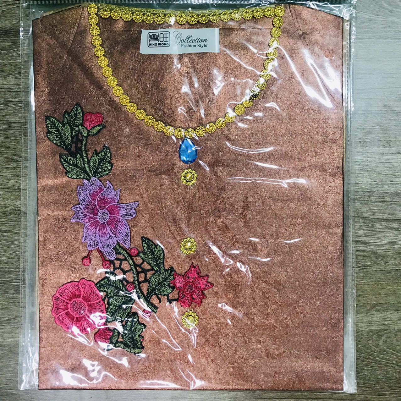 Bộ áo bà ba vàng mã cao cấp nhiều màu sắc tùy chọn cho gia chủ tphcm