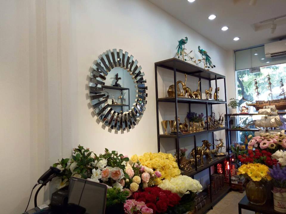 Nên chú ý phong thủy khi đặt gương soi treo tường phòng ngủ Nên chú ý phong thủy khi đặt gương soi treo tường phòng ngủ