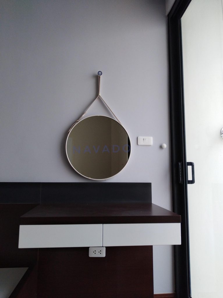 Gương bàn trang điểm dây da trắng 40cm