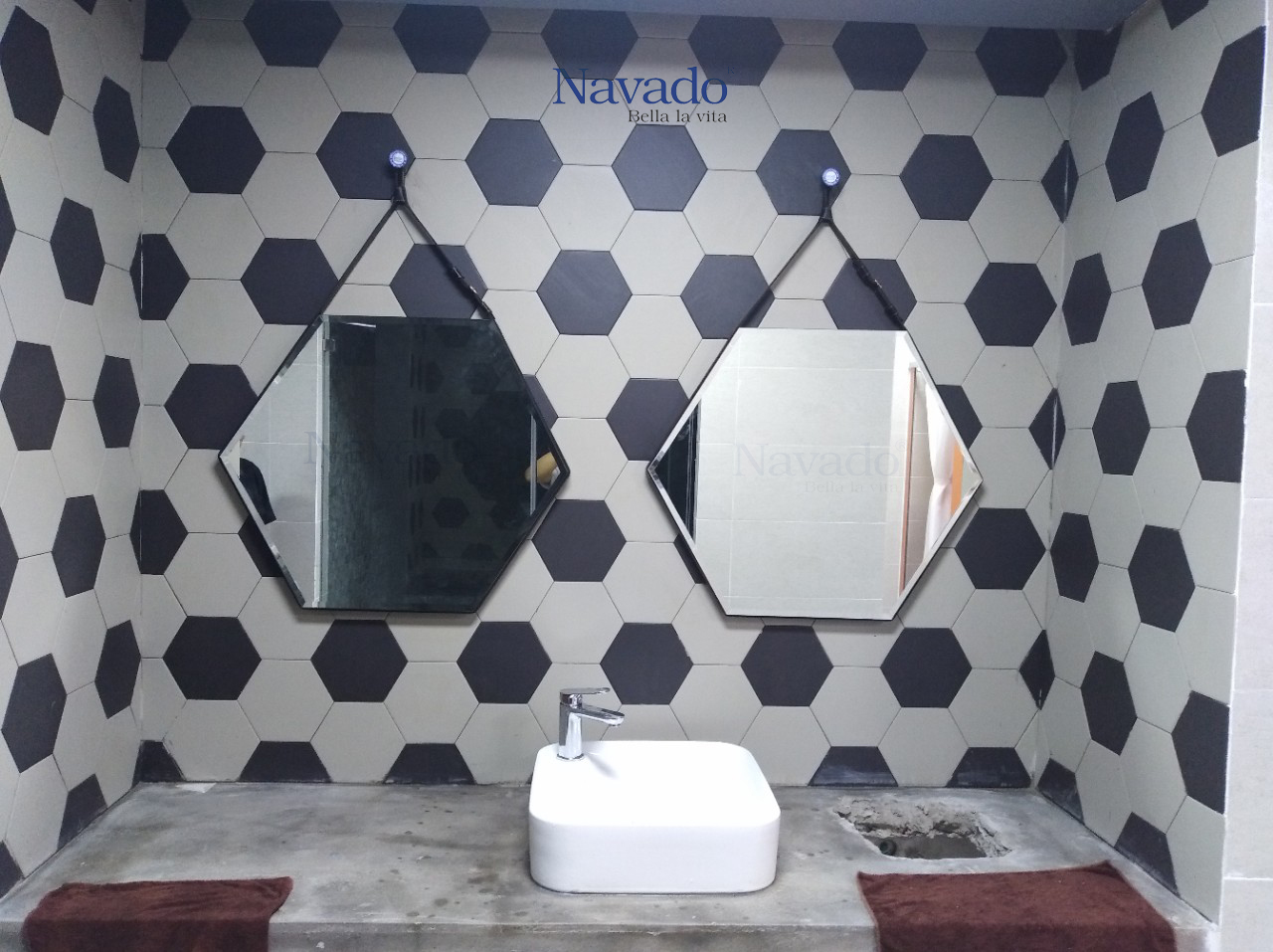 Gương phòng tắm treo tường ấn tượng