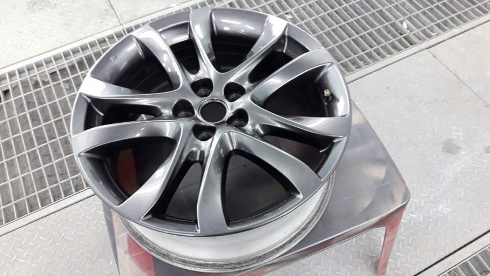 Cách đánh bóng lazang ô tô bị trầy xước