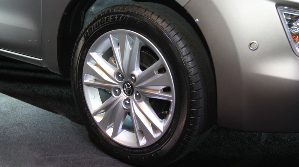 Giới thiệu lazang xe innova