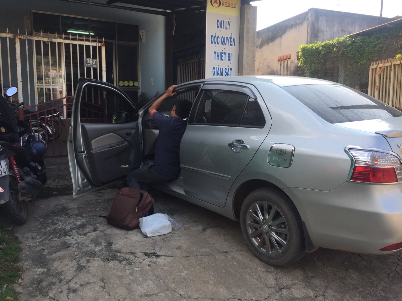 Lắp định vị Adsun cho xe cho thuê tự lái 70A11729