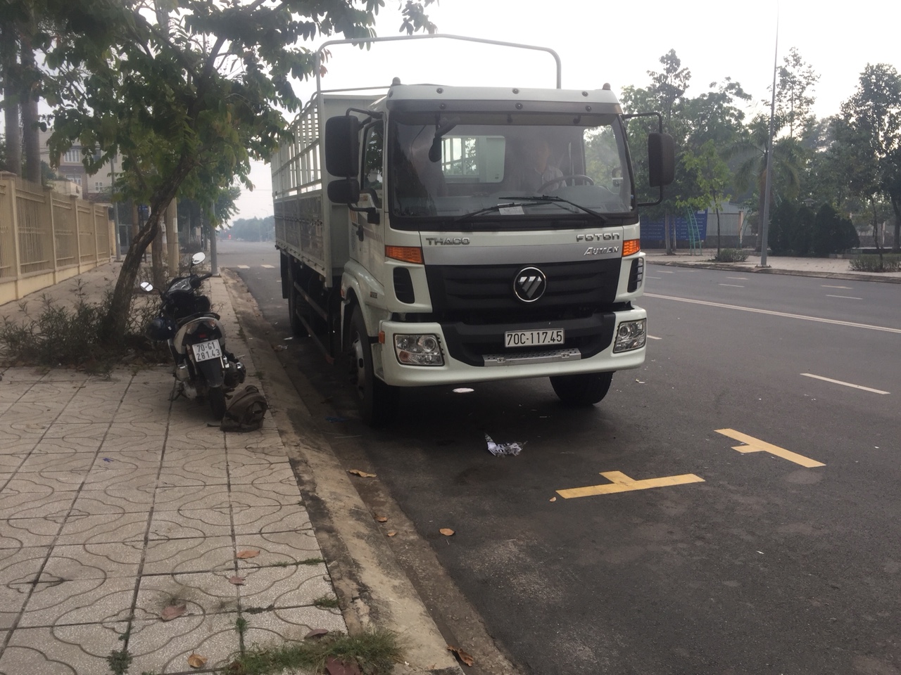 Lắp định vị Adsun cho xe 70C11745