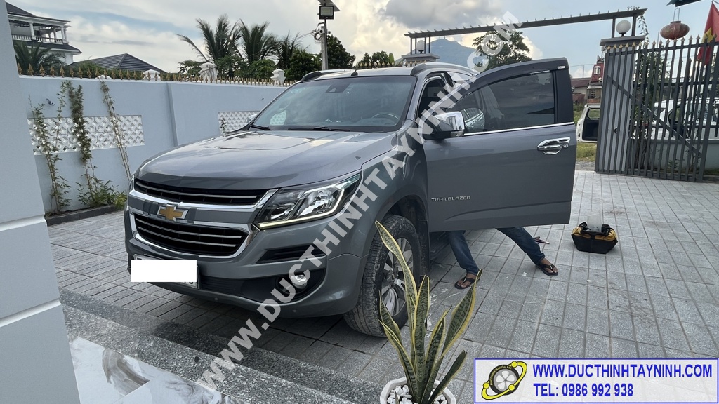 Bài 82 _ Cách lắp định vị xe Chevrolet Trailblaze